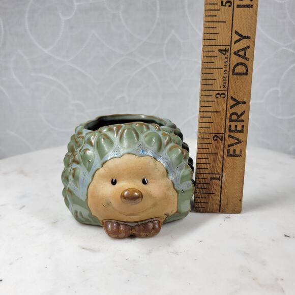 Retro Hedgehog Planter Small 2.5" Green Ceramic Flower Cactus Succulent Pot - Picture 13 of 14